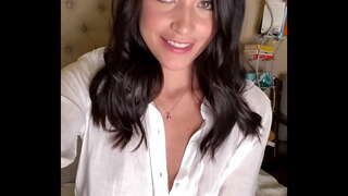 Masturbatingが彼女の最高の友人も同じように